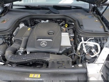 Mercedes GLC C253 2018 Mercedes-Benz GLC 300 4matic 2.0 Benzyna 241KM, zdjęcie 13