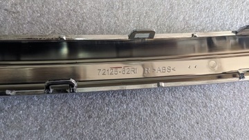 NOVÝ KPL ORIG. LIŠTA MŘÍŽKY NÁRAZNÍKU CHRÓM L+P SUZUKI IGNIS III 7212562R1