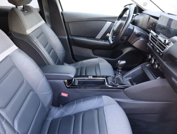 Citroen C4 III SUV 1.2 PureTech 130KM 2021 Citroen C4 1.2 PureTech, Salon Polska, zdjęcie 8