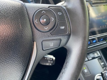 Toyota Auris II Touring Sports Facelifting 1.8 Hybrid 136KM 2016 Toyota Auris HYBRYDA AUTOMAT KLIMATYZACJA NAWIGACJA KAMERA TEMPOMAT GRZANE, zdjęcie 17