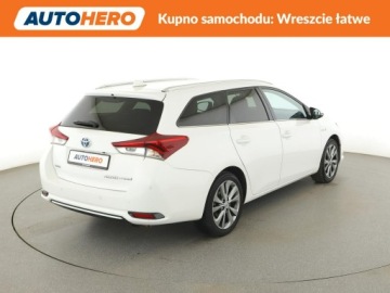 Toyota Auris II Touring Sports Facelifting 1.8 Hybrid 136KM 2016 Toyota Auris HEV full LED półskóra kamera i, zdjęcie 6