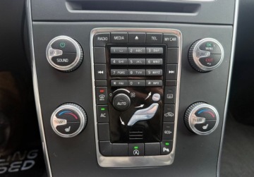 Volvo V60 I Kombi Facelifting 2.0 D4 DRIVE-E 190KM 2018 Volvo V60 salon PL FV VAT 23 bezwypadkowy roczna gwarancja hak, zdjęcie 20