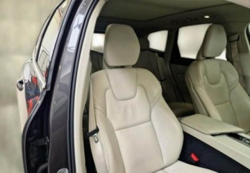 Volvo XC60 II Crossover Plug-In Facelifting 2.0 T6 350KM 2022 Volvo XC 60 Plug-In Jasna Skora Panorama 100 baterii Navi Led FV23, zdjęcie 10