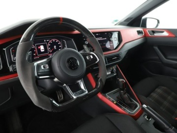 Volkswagen Polo VI GTI 2.0 TSI 200KM 2018 Volkswagen Polo DSG full LED navi klima auto, zdjęcie 13