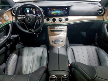 Mercedes Klasa E W213 2022 Mercedes-Benz Klasa E 350 4Matic 2022 2.0L 2.0 Benzyna 255KM, zdjęcie 8