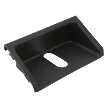 Замена крышки отверстия для замка задней двери из серого пластика