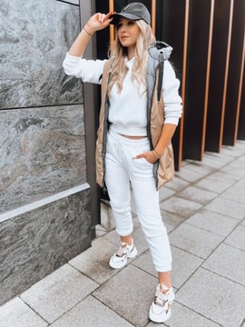 ЖИЛЕТ СТЕГАНЫЙ ЖЕНСКИЙ С КАПЮШОНОМ, размер. XL