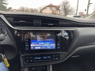 Toyota Corolla XI Sedan Facelifting 1,6 Valvematic 132KM 2017 Toyota Corolla 1.6 benzyna/Biała perła/Kamera, zdjęcie 28