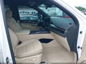 Cadillac Escalade III 2021 Cadillac Escalade Sport 2021 6.2l 6.2 Benzyna 420KM, zdjęcie 2