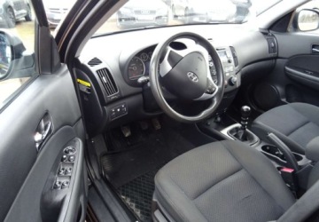 Hyundai i30 I CW 1.6 CRDi 115KM 2008 Hyundai i30 1.6crdi,klima,el.szyby,zarejes 1.6 Diesel 116KM, zdjęcie 4