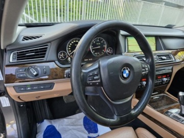 BMW Seria 7 F01 Sedan Facelifting 730d 258KM 2012 BMW 7 730d xDrive 3.0l diesel 258KM xDrive AWD/4X4 8 lat w jednych rękach, zdjęcie 7