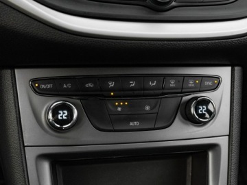Opel Astra K Sportstourer Facelifting 1.2 Turbo 130KM 2022 Opel Astra GD8A830#1.2 T Edition 2 stref klima, zdjęcie 16