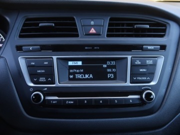 Hyundai i20 II Coupe 1.2 MPI 84KM 2017 Hyundai i20 1.2, Salon Polska, 1. Właściciel, zdjęcie 11