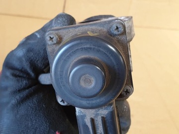 Клапан рециркуляции отработавших газов Volvo V50 S40 C30 1.8B EGR B4184S8