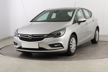 Opel Astra J GTC 1.6 CDTI Ecotec 110KM 2018 Opel Astra 1.6 CDTI, Salon Polska, Serwis ASO, zdjęcie 1