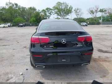 Mercedes GLC C254/X254 2023 Mercedes-Benz GLC 300 4Matic Coupe 2023 2.0l 2.0 Benzyna 255KM, zdjęcie 4