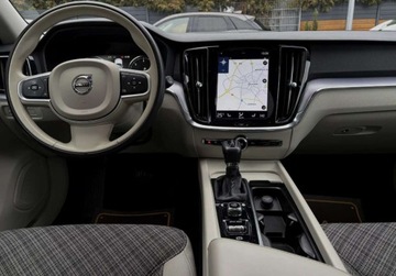 Volvo V60 I Kombi Facelifting 2.0 D4 DRIVE-E 190KM 2018 Volvo V60 D4 190KM SKORA virtual cockpit BLIS BEZWYPADKOWY gwarancja, zdjęcie 33