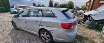 Toyota Avensis III 2014 Toyota Avensis 2014r, 2.0 D4D. Lekko przetarty lewy bok. Jezdzi. 2.0 142KM, zdjęcie 2