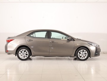 Toyota Corolla XI Sedan Facelifting 1,6 Valvematic 132KM 2017 Toyota Corolla 1.6 Valvematic, Salon Polska, zdjęcie 5
