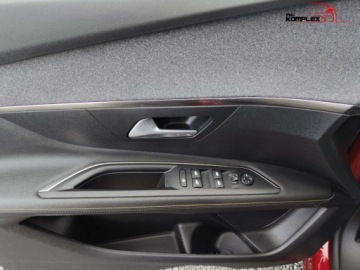 Peugeot 3008 II Plug-In Hybrid Facelifting 1.6 HYBRID 225KM 2021 Peugeot 3008 1.6 HYBRID 225 KM Automat Wersja Road Trip FVAT 23 1.6 225KM, zdjęcie 26