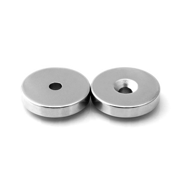 MAGNES NEODYMOWY 25x4 mm otw.7,5x4,5 POD WKRĘT