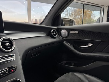 Mercedes GLC C253 SUV 2.0 250 211KM 2019 Mercedes-Benz GLC 250 4-Matic AMG Line / Burmester, zdjęcie 23