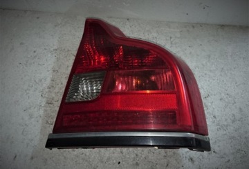 LAMPA PRAWA TYLNA Volvo 08662640
