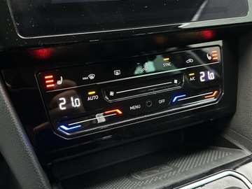 Volkswagen Passat B8 Variant Facelifting 2.0 TDI SCR 200KM 2022 Volkswagen Passat 2.0TDI 200KM 4Motion Elegance DS, zdjęcie 20