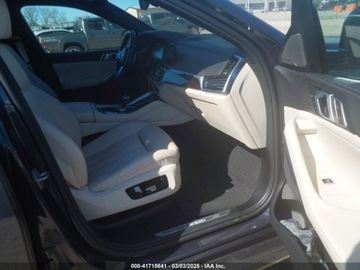 BMW X6 G06 2021 BMW X6 2021r., M50I, od ubezpieczalni 4.4 Benzyna 523KM, zdjęcie 8