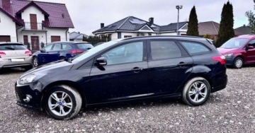 Ford Focus III Kombi 1.6 Duratorq TDCi DPF 115KM 2013 Ford Focus 1.6D 115KM przeb.120tys zarejestrowany hak 1.6 Diesel 115KM, zdjęcie 2