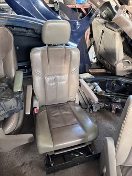 CHRYSLER TOWN COUNTRY OMEZENÍ SEDADLO SPOLUJEZDCE LEVÝ ZADNÍ 2 ŘADA KŮŽE OHŘÍVAČ