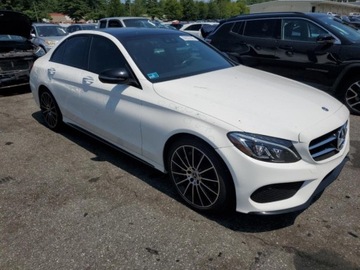 Mercedes Klasa C W205 2018 Mercedes-Benz Klasa C 2018 MERCEDES-BENZ C 300 4MATIC 2.0 Benzyna 241KM, zdjęcie 4