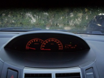 Toyota Yaris II Hatchback 5d 1.33 Dual VVT-i 101KM 2011 Toyota Yaris 1.3 Stan b.dobry Bez rdzy i korozji!!, zdjęcie 20