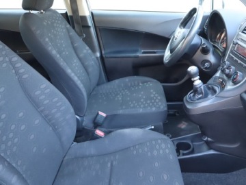 Toyota Verso-S 1.33 Dual VVT-i 99KM 2013 Toyota Verso-S 1.33 VVT-i, GAZ, Klima, zdjęcie 8