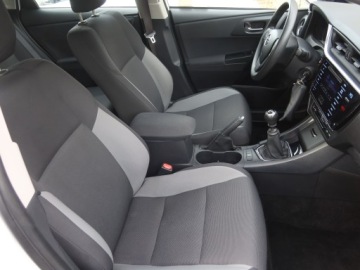 Toyota Auris II Touring Sports Facelifting 1.6 Valvematic 132KM 2018 Toyota Auris 1.6 Valvematic, Salon Polska, zdjęcie 8