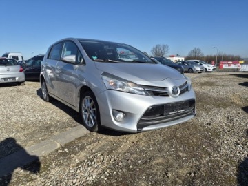 Toyota Verso Minivan Facelifting 1.6 D-4D 112KM 2015 Toyota Verso 2015r. 1.6D/112KM Zadbana, Panorama Alu NAVI, zdjęcie 1