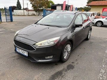 Ford Focus III Hatchback 5d facelifting 1.0 EcoBoost 125KM 2015 Ford Focus 1.0 EcoBoost Klima Salon PL 2015, zdjęcie 6