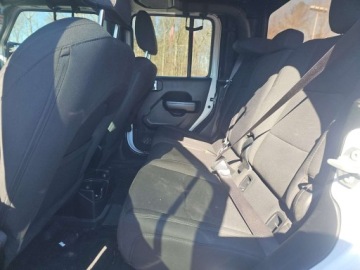 Jeep Gladiator 2020 Jeep Gladiator Sport S Short Bed 2020 3.6 Benzyna 285KM, zdjęcie 12