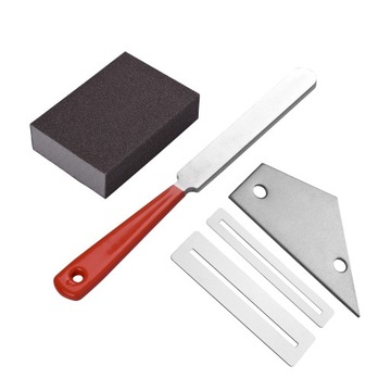 Набор инструментов для ремонта гитары.