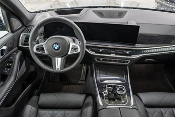 BMW X5 G05 SUV Facelifting 3.0 30d 298KM 2025 BMW X5 xDrive30d Dostępny od ręki!, zdjęcie 13