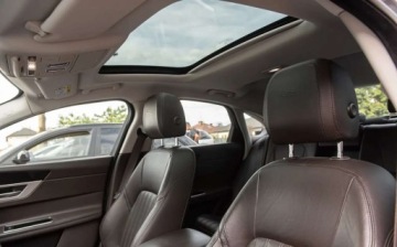 Jaguar XF II Sedan 2.0 i4D 180KM 2016 Jaguar XF XF 2.0D 180KM Full Pano LEdy Skora Camera Navi Full ASO 2.0, zdjęcie 24