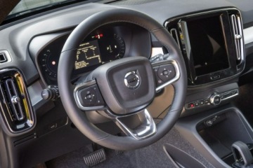 Volvo XC40 Crossover Facelifting 2.0 B3 163KM 2026 Volvo XC 40 Plus Dark B3 Mild Hybrid Benzyna, zdjęcie 16