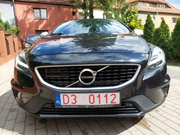 Volvo V40 II Hatchback Facelifting 1.5 T3 152KM 2019 Volvo V40 II 1.5 T3 R-Design automat, bogate wyposażenie, gwarancja