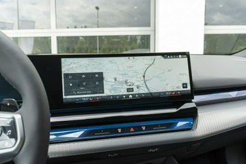 BMW Seria 5 G90-91 Touring 2.0 520d 197KM 2025 BMW 520 xDrive Sedan - DEMO - Koła zimowe w, zdjęcie 24