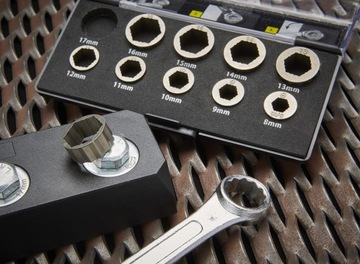 Zestaw ściągaczy do uszkodzonych śrub i nakrętek C