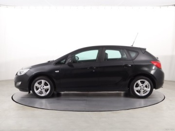 Opel Astra J Hatchback 5d 1.4 Turbo ECOTEC 120KM 2012 Opel Astra 1.4 T, Klima, Parktronic,ALU, zdjęcie 2