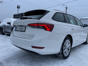 Skoda Octavia IV Kombi 2.0 TDI 150KM 2022 Skoda Octavia 2.0 TDI 150 KM DSG AMBITION BEZWYPADKOWY 2.0 Diesel 150KM, zdjęcie 9