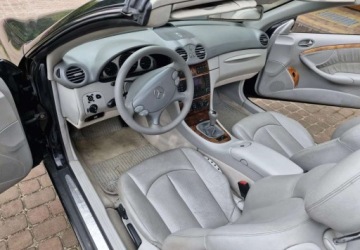Mercedes CLK W209 Cabrio A209 2.6 V6 (240) 170KM 2004 Mercedes-Benz CLK Mercedes-Benz CLK 240 Elegance 2.6 Benzyna 170KM, zdjęcie 7
