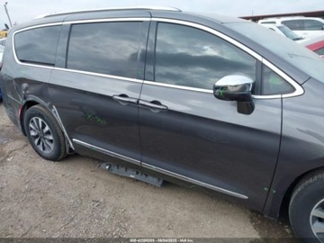 Chrysler Pacifica II 2021 Chrysler Pacifica Hybrid Limited 2021 3.6l 3.6 Hybryda 260KM, zdjęcie 6