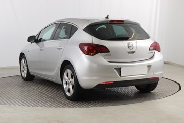 Opel Astra J Hatchback 5d 1.7 CDTI ECOTEC 110KM 2012 Opel Astra 1.7 CDTI, Navi, Klima, Klimatronic, zdjęcie 3
